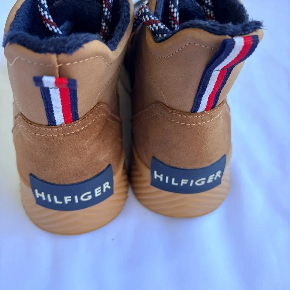 Tommy Hilfiger Jenko Duck Boots Size‎ 8 Tan Navy